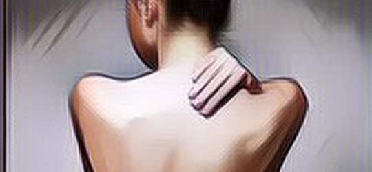 7 Cara Ampuh Atasi Jerawat Punggung, Acara Berenang di Kolam dan Pantai Jadi Lebih Percaya Diri Deh!