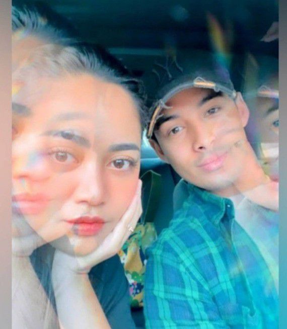 # Bahkan kabar kedekatan mereka berdua udah masuk ke akun-akun gosip di Instagram. Wah makin-makin deh bikin netizen penasaran.