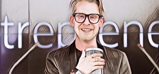 Macaulay Culkin Comeback dengan Muncul di ‘American Horror Story’ Season 10 Sebagai Pecandu dan Pelacur Gay, Aktingnya Langsung Banjir Pujian!