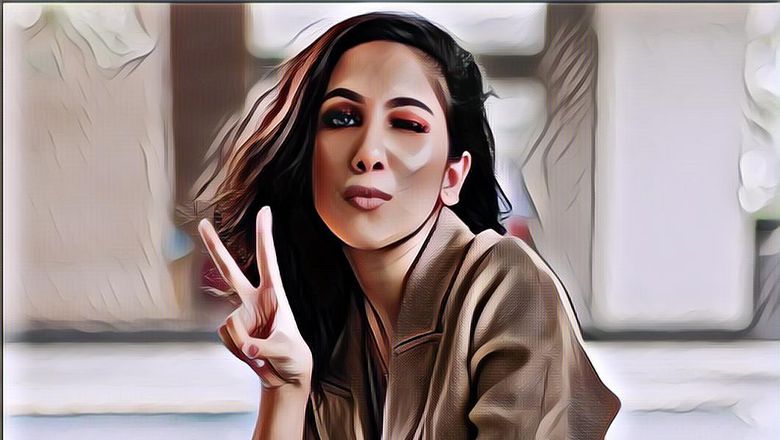 Menikah di KUA, Beauty Vlogger Suhay Salim Tampil dengan Setelan Kasual