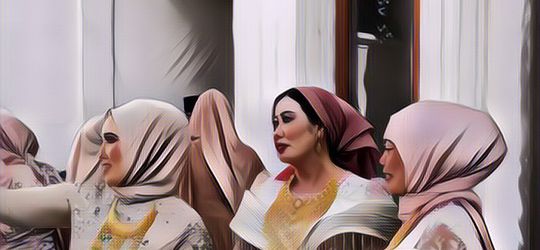 Heboh Pernikahan Adat Madura, Tampak Para Tamu Datang Pakai Perhiasan Emas Mentereng