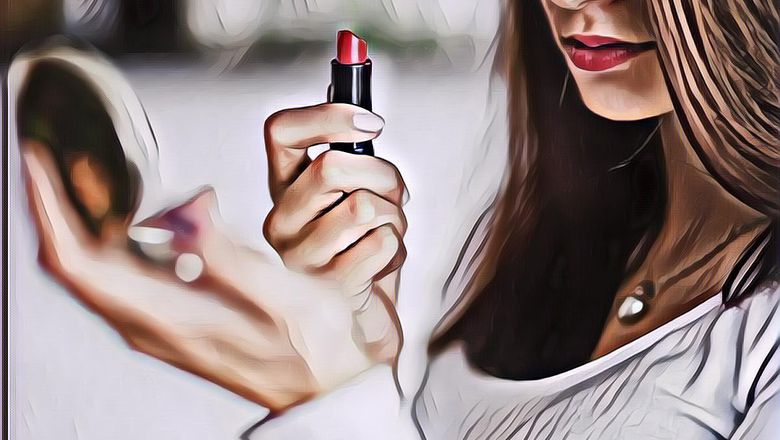 Viral Wajah Bengkak Akibat Gunakan Kosmetik Kedaluwarsa, Cek Lagi Tanggal Expired Make Up Kamu Girls!