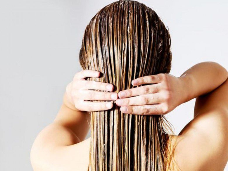 4. Gunakan Shampo dan Kondisioner Khusus untuk Rambut yang Dicat