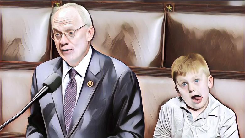 Viral Seorang Bocah Temani Ayahnya Pidato di Kongres AS, Aksinya Bikin Ngakak