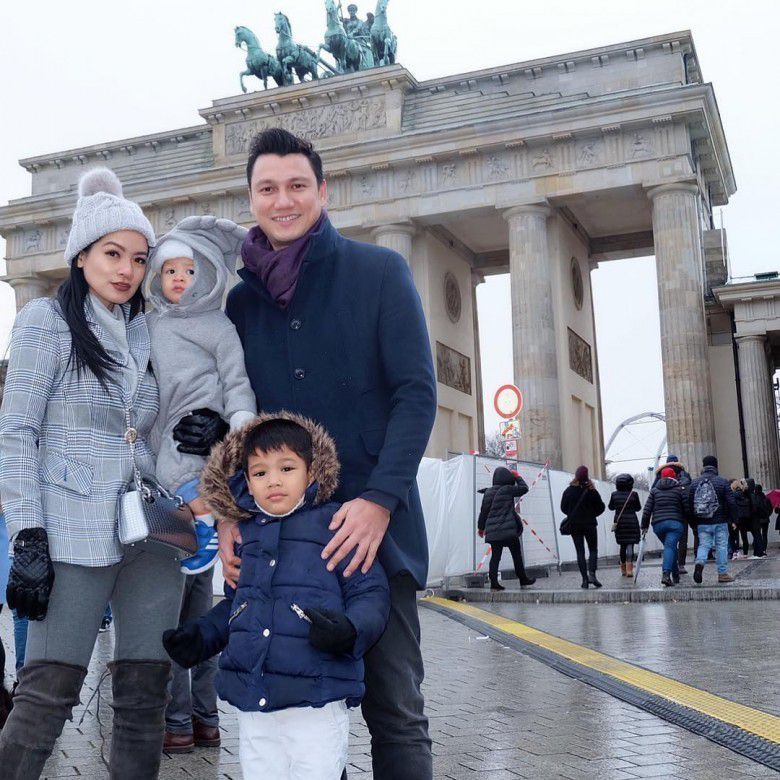 2. Titi Kamal dan Christian Sugiono