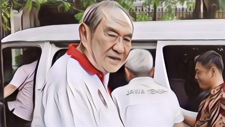 Nggak Banyak yang Tahu kalau Bos Djarum Hobi Makan di Warung Sederhana, Ini Buktinya