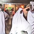 Duh, Ngakak! Rombongan Ini Sengaja Pakai Kostum Hantu untuk Bangunkan Sahur para Warga, Endingnya Kocak