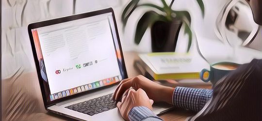 Punya Kebiasaan Berlama-Lama Depan Komputer? Waspadai 5 Dampak Kesehatan Ini!