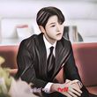Song Joong Ki Ikut Kelas Merangkai Bunga Demi Dalami Karakter di Drama Baru "My Youth"