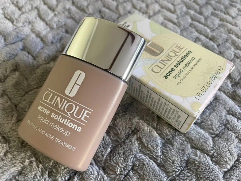 2. Clinique Acne Solutions Liquid Makeup