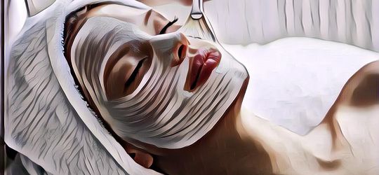 Viral di Tiktok 5 Tren Perawatan Wajah, Ada yang Aman dan Ada yang Harus Kamu Hindari!