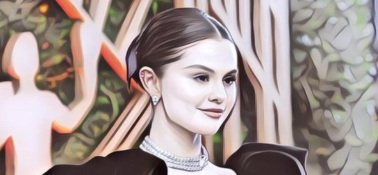 Selena Gomez Pakai Kalung Seharga Rp 14 Miliar, Tapi Malah Nyeker