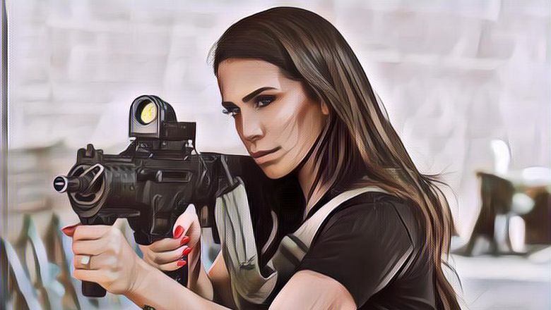 Di Negara yang Mewajibkan Wanita Wamil Ini, Cewek Bawa Senjata Api Di Jalan Mah Udah Biasa