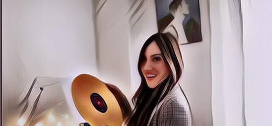 3 Alasan Seseorang Suka Mendengarkan Lagu Lawas, Salah Satunya untuk Nostalgia