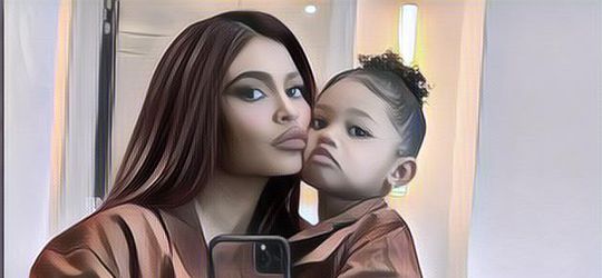 Viral, Stormi Webster Unboxing Sepatu Balenciaga Seharga Rp 46 Juta