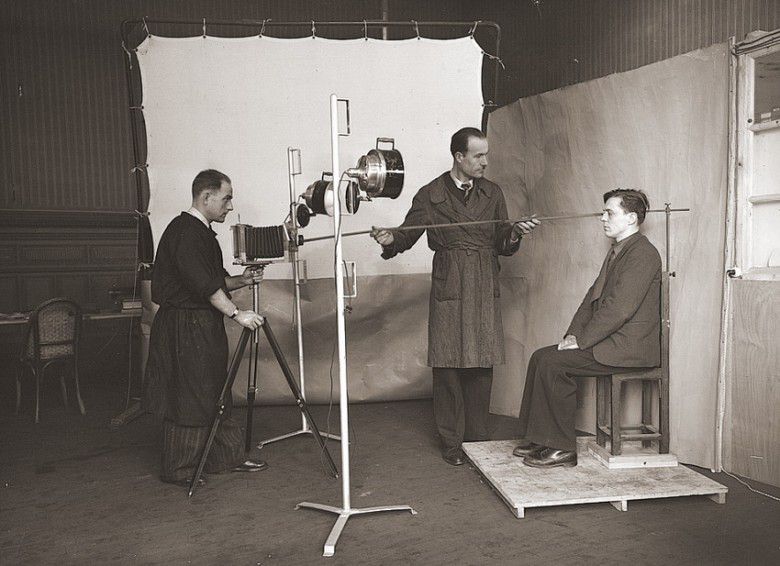 1. Soalnya, proses ngambil fotonya tuh lama...