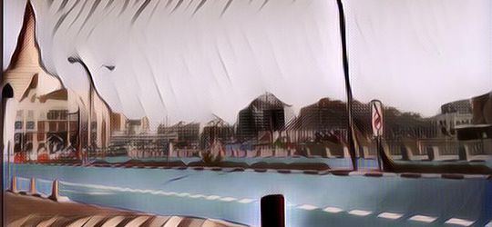 Jalan Raya di Negara Ini Berwarna Biru dan Putih Bukan Hitam, Ini Nih Alasannya