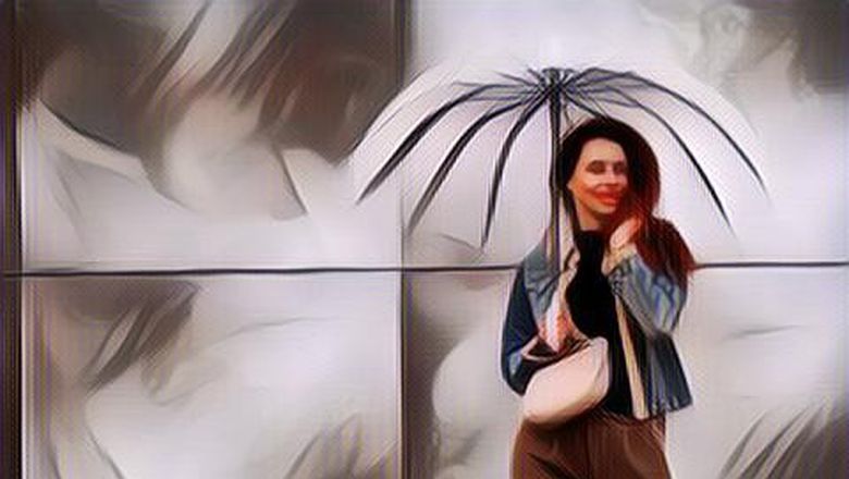 Inspirasi Gaya yang Hangat tapi Tetap Stylish saat Musim Hujan