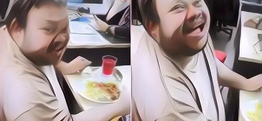 Bikin Netizen Nangis, Difabel Makan dengan Lahap dan Bahagia