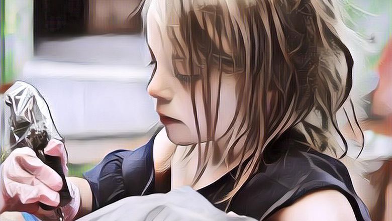 Tattoo Artist Termuda di Dunia, Umurnya Baru 9 Tahun Tapi Udah Jago Banget~