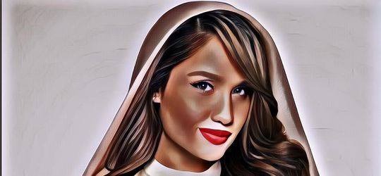 Penampilan Cinta Laura dalam Balutan Hijab, Mirip Siapa Ya?