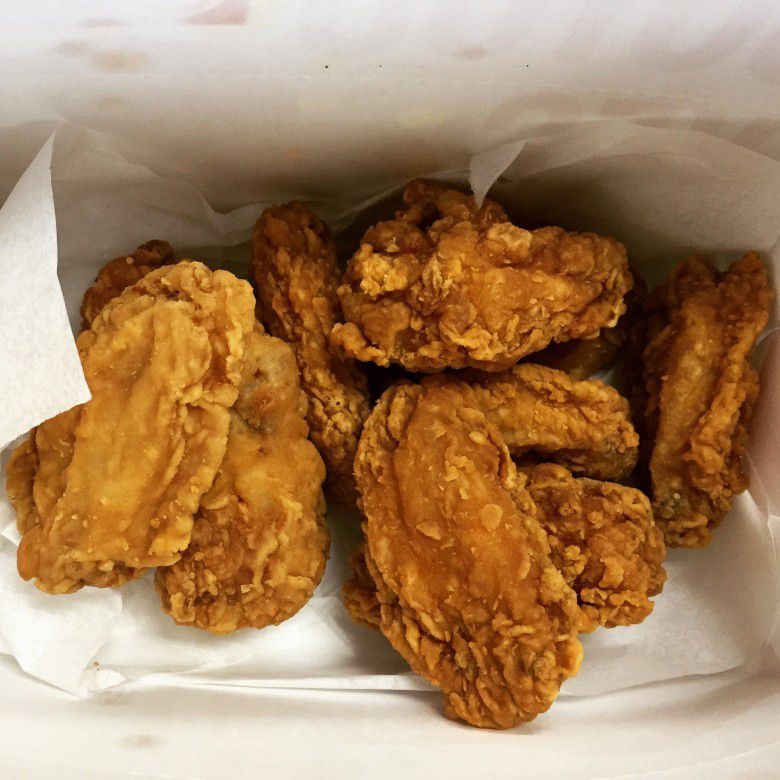 2. Kompetisi Makan KFC