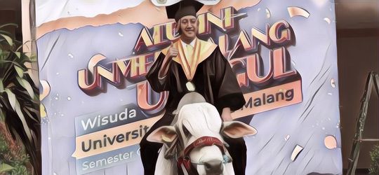 Viral Ada Mahasiswa Pas Wisuda Bawa Seekor Sapi, Ternyata Ini Alasan Dibaliknya