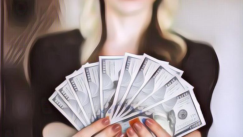 Asik, 4 Zodiak Ini Diprediksi Bakal Banjir Duit di Bulan Mei 2021