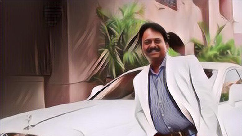 Tukang Cukur Rambut Punya Banyak Mobil Mewah, Berapa Tarif Sekali Potong?