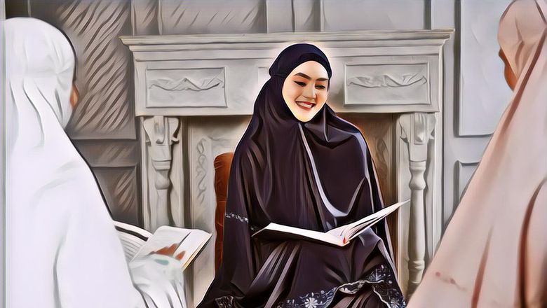 AWAS! Suka Pakai Mukena Warna-Warni, Apakah Masih Sah Salatnya? Ini Hukumnya