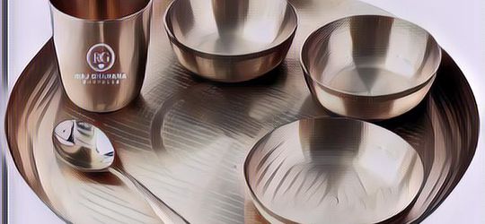 Kelihatannya Memang Cantik, Tapi Sehatkah Alat Makan dari Bahan Perunggu?