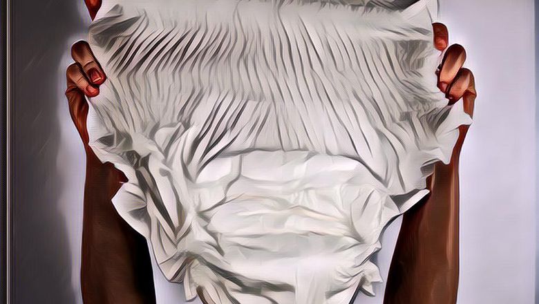 Menggelikan! Pria Ini Punya Fetish Suka Pakai Popok, Gak Malu Dilihat di Depan Anaknya Sendiri