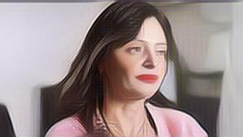 Wanita Ini Mencari Orang Tuanya Bertahun-Tahun, Ternyata Sudah Berteman Lama di Facebook