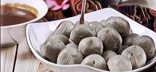 Tukang Cilok Jualan Naik Motor Mahal, Netizen: Bensin sama Keuntungan Nggak Sebanding Cuy