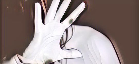 Demi Jalani Ritual Dapat Jodoh, Wanita Ini Terpaksa Disetubuhi Oleh Ayah Angkatnya Sendiri