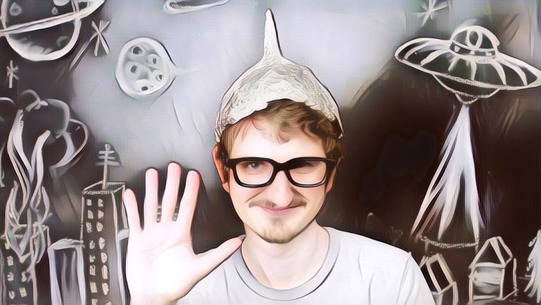 Teori Konspirasi Paling Aneh yang Sempat Dipercayai Banyak Orang