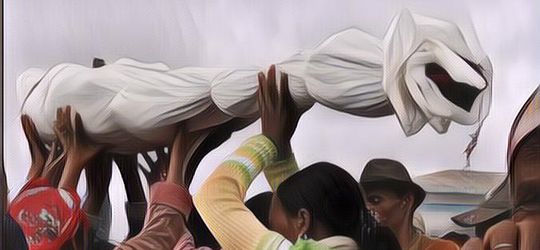 Potong Jari Hingga Makan Mayat, Ini Ritual Adat Kematian Paling Unik di Dunia