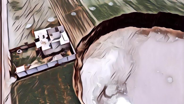 Lubang Misterius Sedalam 6 Meter Berisi Air Tiba-tiba Muncul dalam Rumah Warga, Bikin Mamuju Gempar