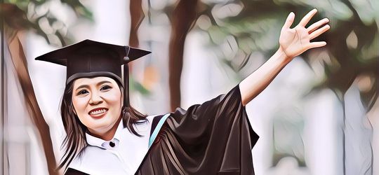 Nggak Perlu ke Salon, Begini Tips Makeup Wisuda Tahan Lama dan Natural