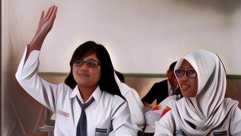 Plus Minus Anak Sekolah di Kupang Masuk Jam 5 Pagi