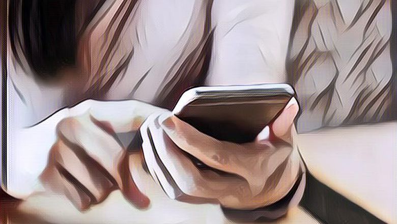 Stop Overthinking, Ternyata Ini Lho Penyebab Perempuan Tidak Balas Chat Kamu