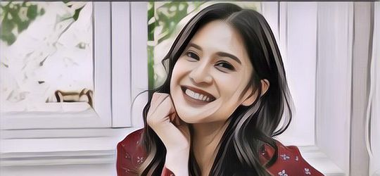 Wow! Dian Sastro Menenteng Tas Kecil yang Harganya Setara dengan Satu Rumah