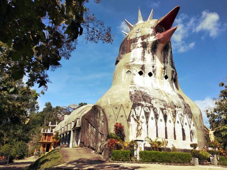 3. Bukit Rhema Gereja Ayam