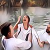 Dibaptis, Potret  Para  Artis yang Bahagia Setelah Pindah Agama