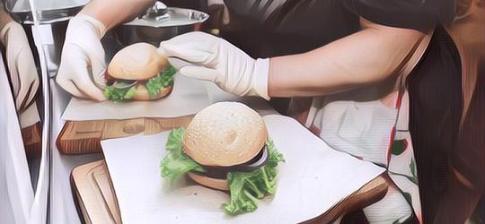 Salut! Mahasiswi Ini Bisa Dapat Gelar Sarjana Sambil Jualan Burger di Kampus