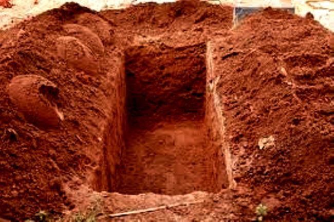 Udah dibuatin liang lahat