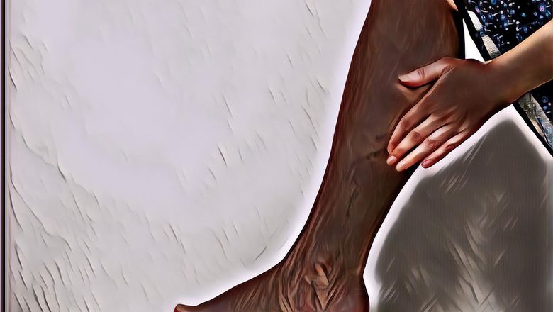 Benarkah Duduk Menyilangkan Kaki Sebabkan Varises? Simak Faktanya Di Sini!