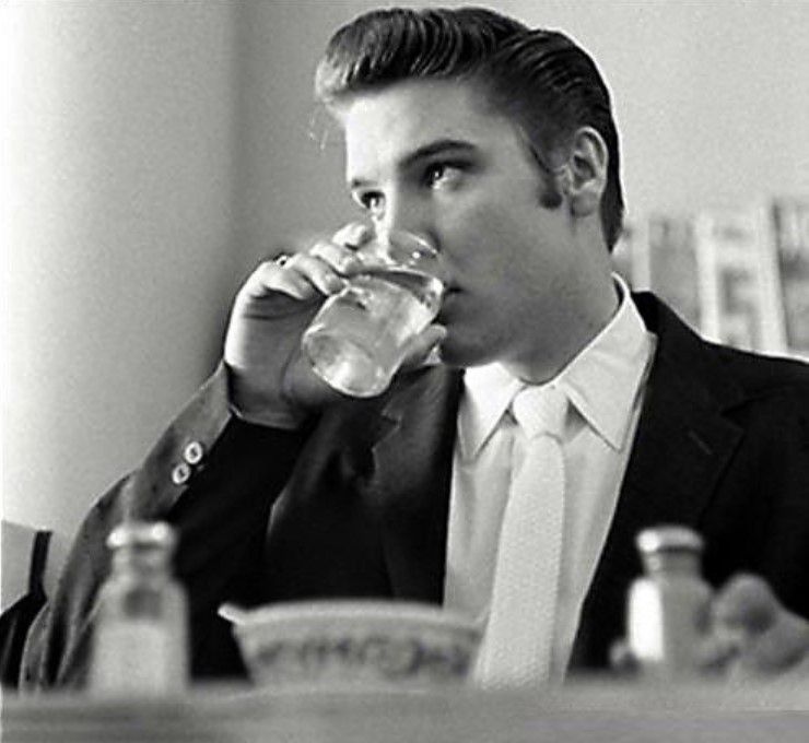 #1 Segelas air minum