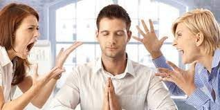 1. Suka Mencampuri Urusan Orang Lain