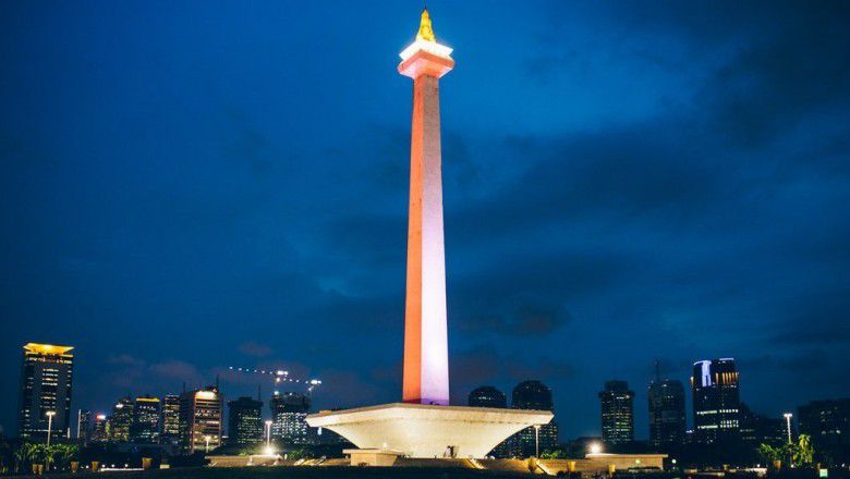 5. Monuman Nasional (Monas)